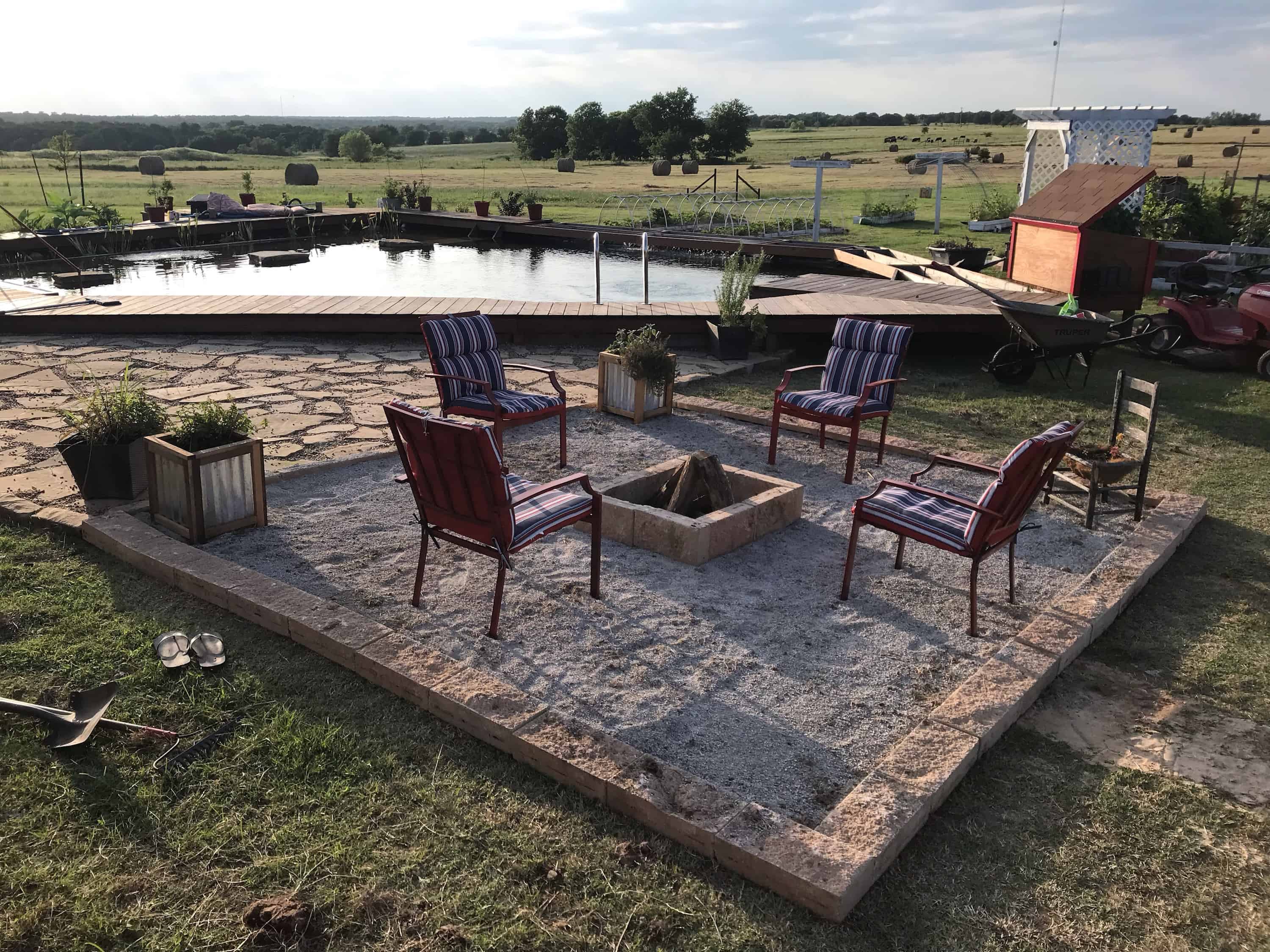 Expert How-to; Build a Gorgeous Fire Pit Area